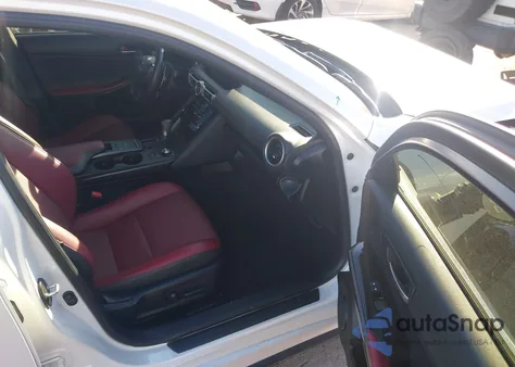 2021 Lexus Is 300 z USA, uszkodzony, nr VIN JTHCA1D21M5117413